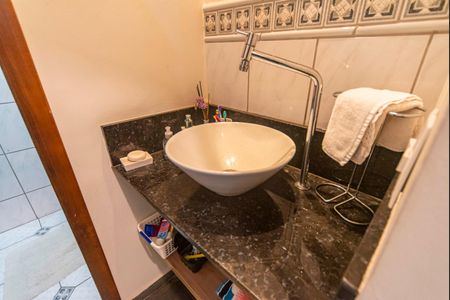 Casa à venda com 420m², 3 quartos e 8 vagasBanheiro de serviço