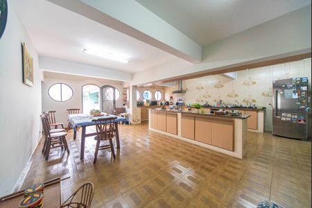 Casa à venda com 420m², 3 quartos e 8 vagasCopa