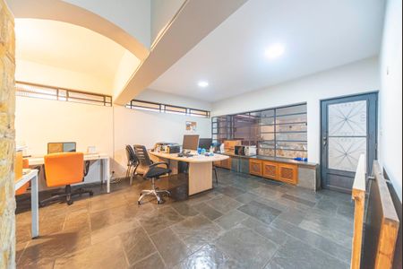 Casa à venda com 420m², 3 quartos e 8 vagasEscritório