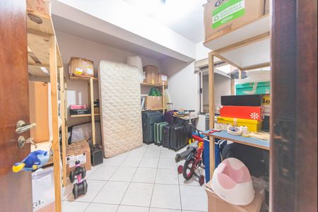 Casa à venda com 420m², 3 quartos e 8 vagasQuarto de Serviço