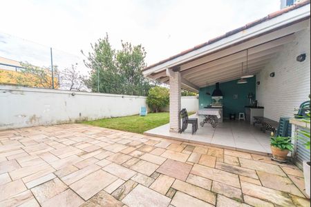 Casa à venda com 420m², 3 quartos e 8 vagasQuintal e Jardim