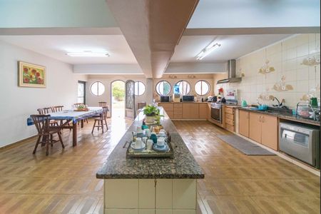 Casa à venda com 420m², 3 quartos e 8 vagasCopa e Cozinha 