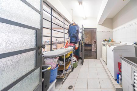 Casa à venda com 420m², 3 quartos e 8 vagasÁrea de Serviço