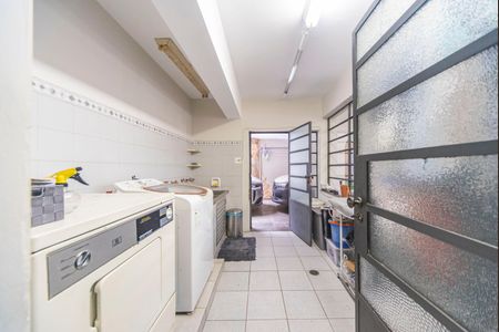 Casa à venda com 420m², 3 quartos e 8 vagasÁrea de Serviço