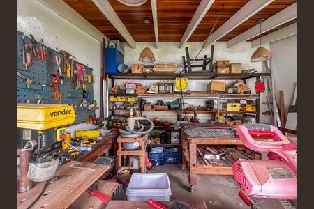 Casa à venda com 420m², 3 quartos e 8 vagasOficina