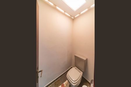 Casa à venda com 420m², 3 quartos e 8 vagasLavabo