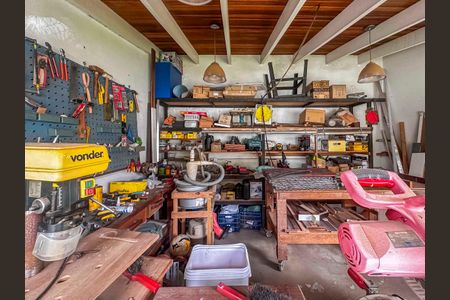 Casa à venda com 420m², 3 quartos e 8 vagasOficina