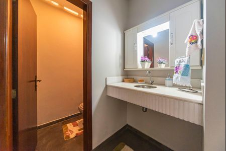 Casa à venda com 420m², 3 quartos e 8 vagasLavabo