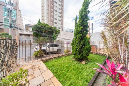 Casa à venda com 420m², 3 quartos e 8 vagasJardim da frente