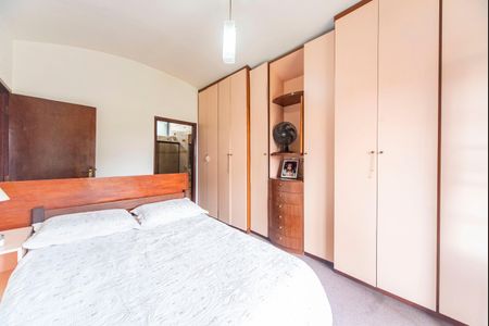 Casa à venda com 420m², 3 quartos e 8 vagasQaurto 2