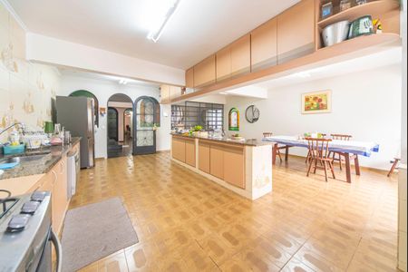 Casa à venda com 420m², 3 quartos e 8 vagasCozinha 