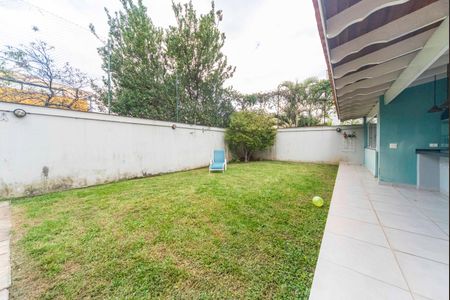 Casa à venda com 420m², 3 quartos e 8 vagasQuintal e Jardim