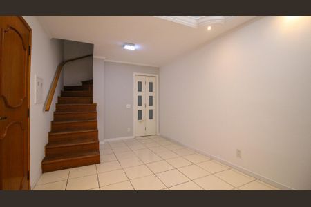 Casa para alugar com 125m², 3 quartos e 2 vagasSala