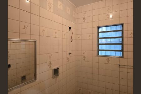 Casa para alugar com 74m², 2 quartos e 2 vagas Casa para alugar com 74m², 2 quartos e 2 vagasBanheiro Social