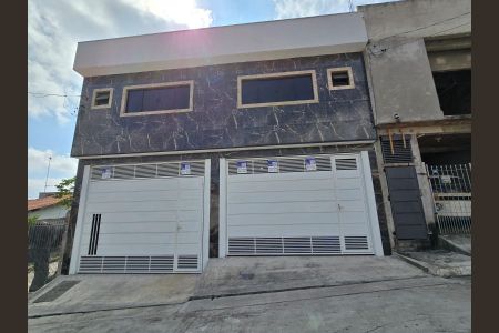 Casa para alugar com 74m², 2 quartos e 2 vagas Casa para alugar com 74m², 2 quartos e 2 vagasFachada