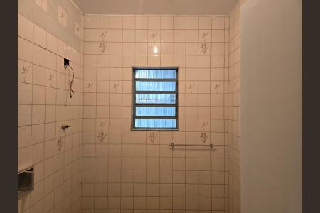 Casa para alugar com 74m², 2 quartos e 2 vagas Casa para alugar com 74m², 2 quartos e 2 vagasBanheiro Social