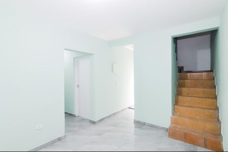 Sala de casa para alugar com 2 quartos, 140m² em Jardim Presidente Dutra, Guarulhos