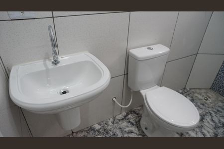 Casa para alugar com 47m², 1 quarto e sem vagaBanheiro