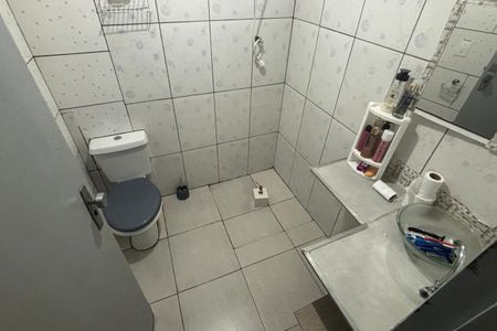 Casa à venda com 50m², 4 quartos e 1 vagaBanheiro casa 1 