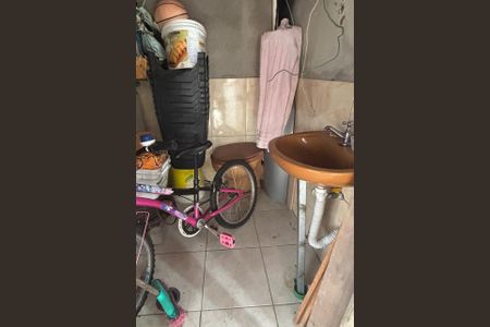 Casa à venda com 50m², 4 quartos e 1 vagaBanheiro de serviço 