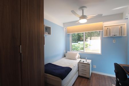 Casa de condomínio à venda com 208m², 4 quartos e 2 vagasSuíte 2