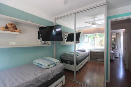 Casa de condomínio à venda com 208m², 4 quartos e 2 vagasSuíte 1