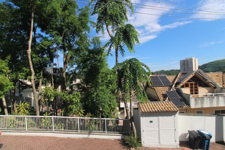 Casa de condomínio à venda com 208m², 4 quartos e 2 vagasSala - Varanda