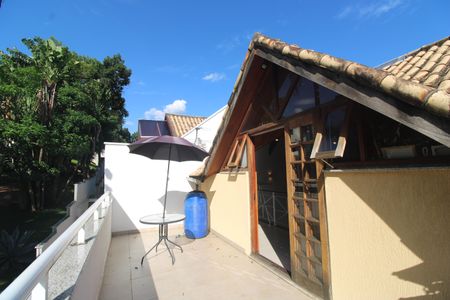 Casa de condomínio à venda com 208m², 4 quartos e 2 vagasSótão - Varanda