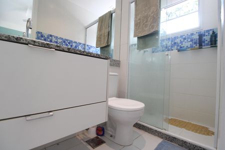 Casa de condomínio à venda com 208m², 4 quartos e 2 vagasBanheiro da suíte 1