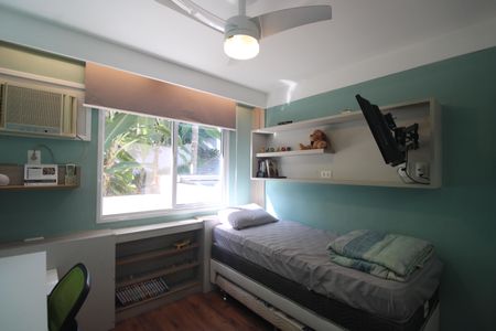 Casa de condomínio à venda com 208m², 4 quartos e 2 vagasSuíte 1