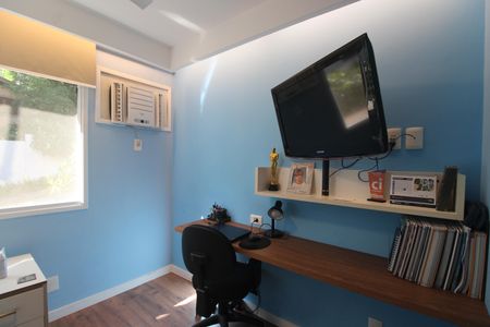 Casa de condomínio à venda com 208m², 4 quartos e 2 vagasSuíte 2