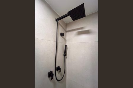 Apartamento para alugar com 42m², 2 quartos e 1 vagaDetalhe do banheiro