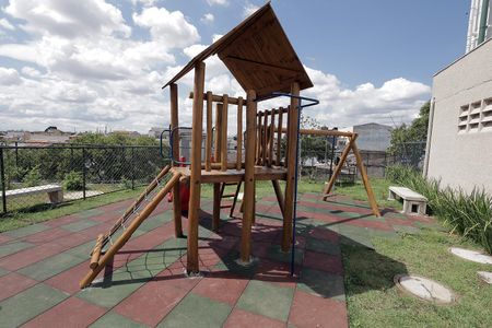 Apartamento para alugar com 34m², 2 quartos e sem vaga Apartamento para alugar com 34m², 2 quartos e sem vagaÁrea comum - Playground