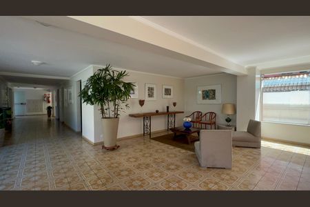 Apartamento à venda com 74m², 2 quartos e 1 vagaHall de entrada