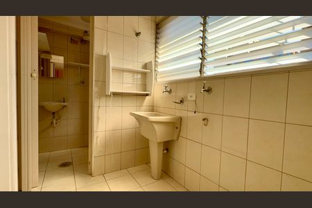 Apartamento à venda com 74m², 2 quartos e 1 vagaÁrea de Serviço