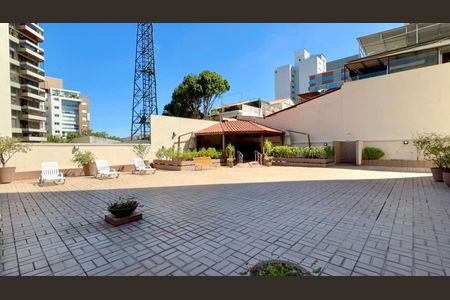 Apartamento à venda com 74m², 2 quartos e 1 vagaÁrea comum