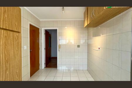 Apartamento à venda com 74m², 2 quartos e 1 vagaCozinha
