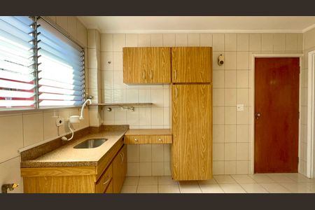 Apartamento à venda com 74m², 2 quartos e 1 vagaCozinha