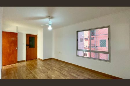 Apartamento à venda com 74m², 2 quartos e 1 vagaSala
