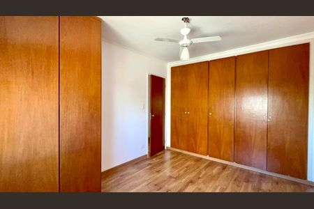 Apartamento à venda com 74m², 2 quartos e 1 vagaQuarto 3