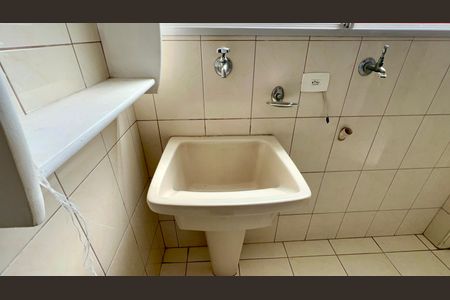 Apartamento à venda com 74m², 2 quartos e 1 vagaÁrea de Serviço