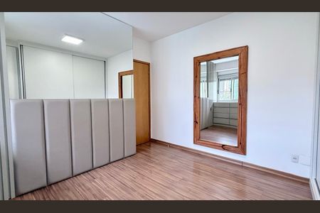 Apartamento à venda com 63m², 2 quartos e 2 vagasSuíte