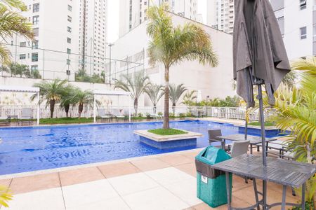 Apartamento à venda com 63m², 2 quartos e 2 vagasÁrea comum - Piscina