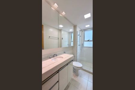 Apartamento à venda com 63m², 2 quartos e 2 vagasBanheiro Social