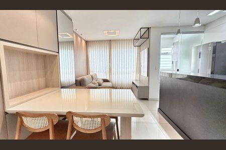 Apartamento à venda com 63m², 2 quartos e 2 vagasSala