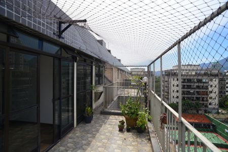 Apartamento para alugar com 180m², 3 quartos e 2 vagasVaranda Superior