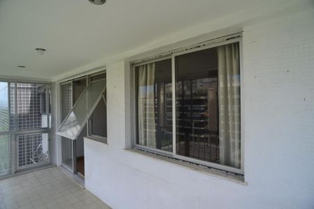 Apartamento para alugar com 180m², 3 quartos e 2 vagasVaranda