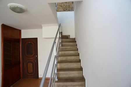 Apartamento para alugar com 180m², 3 quartos e 2 vagasEscada de Acesso