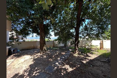 Casa à venda com 473m², 5 quartos e 3 vagasQuintal