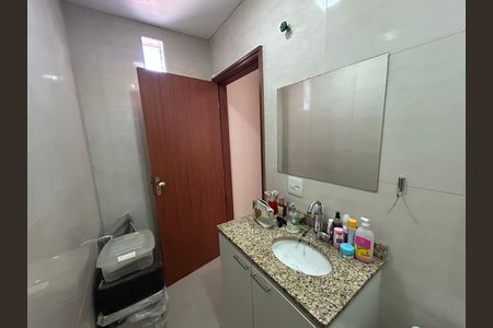 Casa à venda com 473m², 5 quartos e 3 vagasBanheiro da Suíte 3